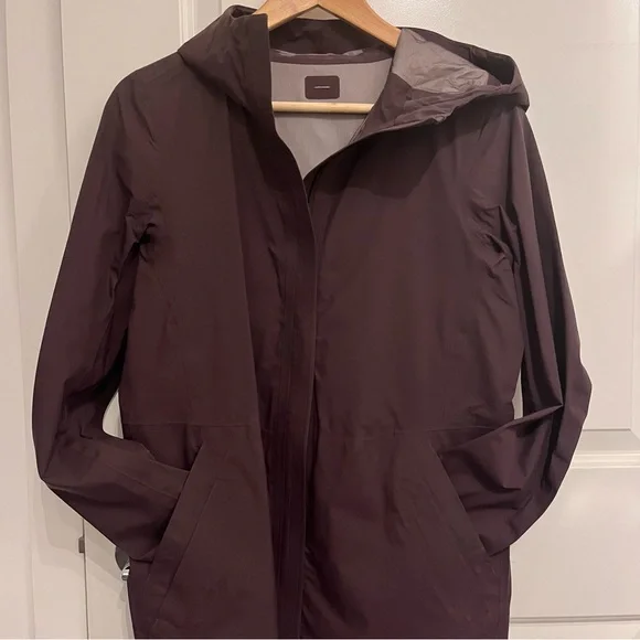 lululemon Rain Haven Jacket - Picture 7 of 12